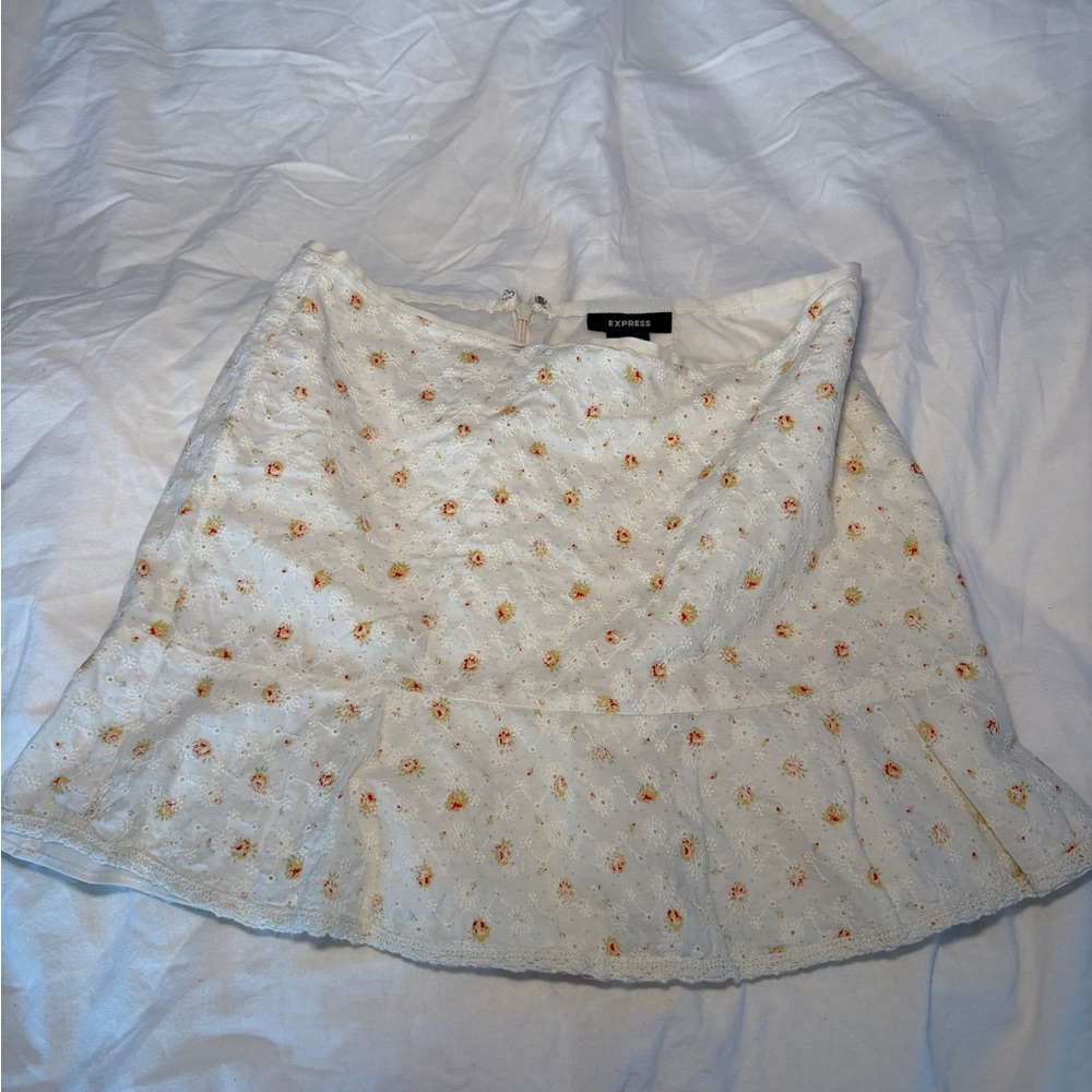 Express vintage White Floral Skirt